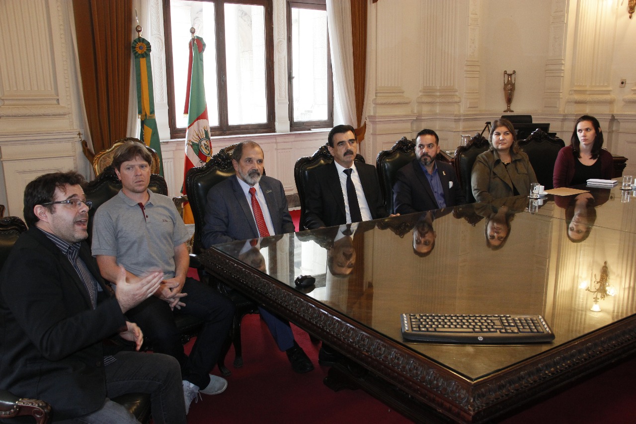 Unipampa e UFSM reúnem-se com secretário-chefe da Casa Civil do RS para apresentar projeto de criação de Geoparque - Foto: Nabor Goulart/ Casa Civil Unipampa e UFSM reúnem-se com secretário-chefe da Casa Civil do RS para apresentar projeto de criação de Geoparque