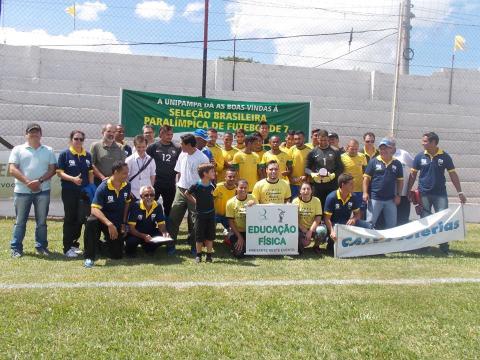Reitor da Unipampa, Marco Antonio Hansen, e pró-reitores com a Seleção Paralímpica de Futebol Sete Reitor da Unipampa, Marco Antonio Hansen, e pró-reitores com a Seleção Paralímpica de Futebol Sete