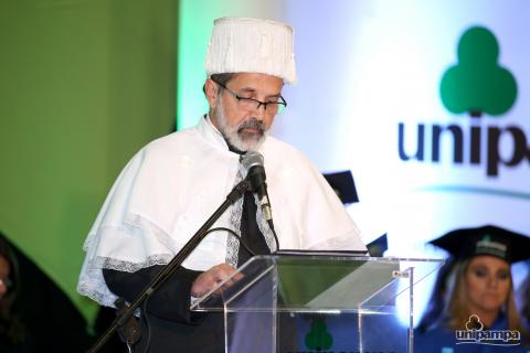 Reitor da Unipampa durante seu discurso, em São Gabriel - Foto: Fernando Cruz/Unipampa